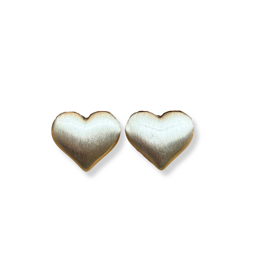 Aretes corazón plateados