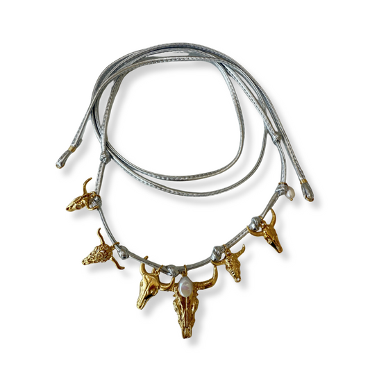 Collar Cuero plateado Nudos Toro