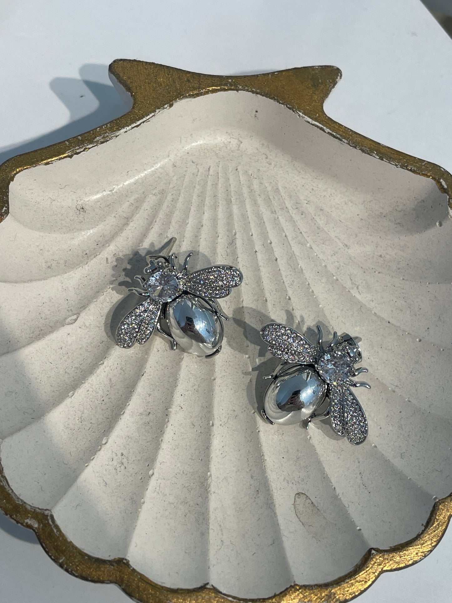 Aretes Bee Plateados