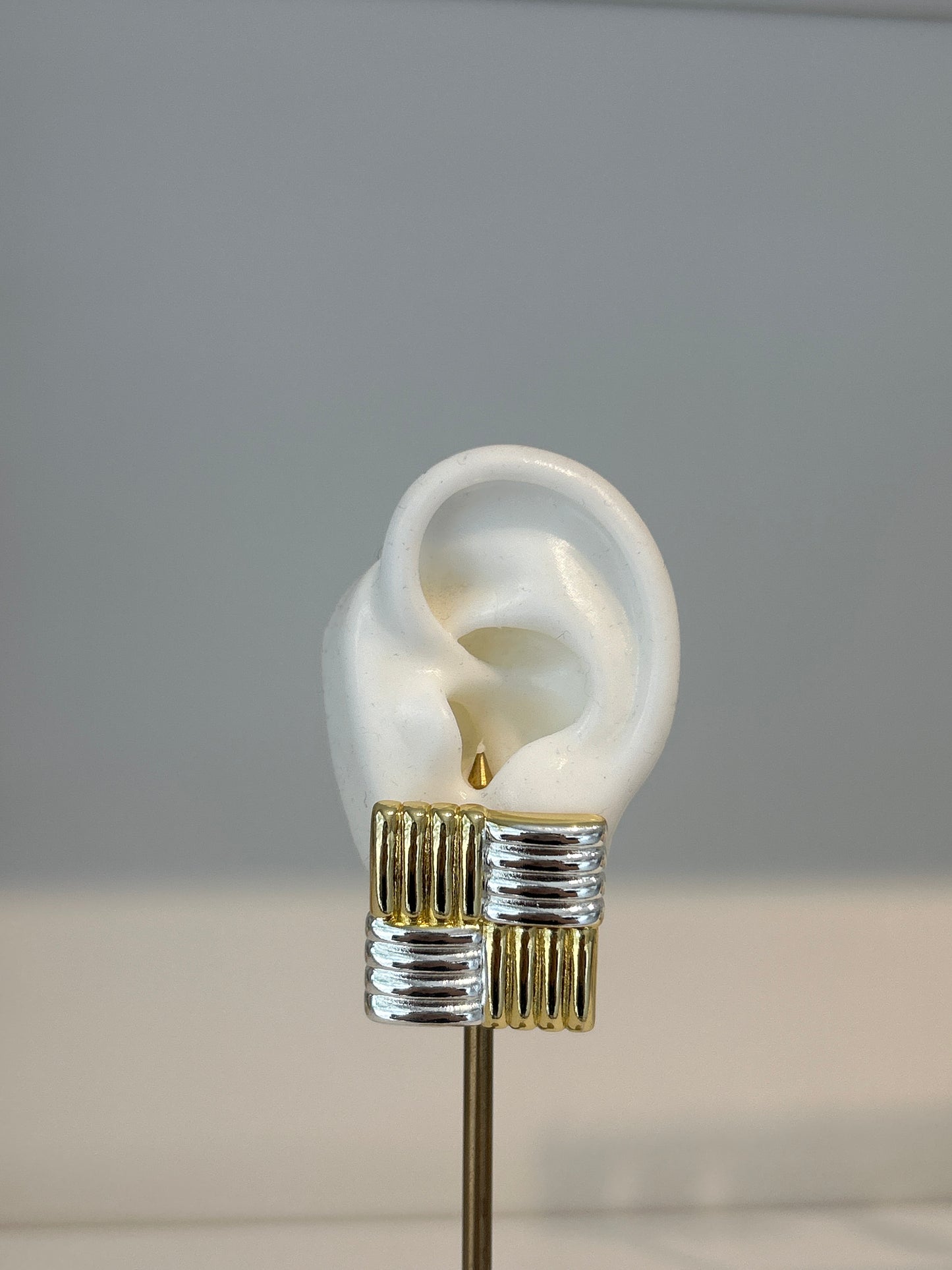 Aretes Cuadrado Rayas Bicolor