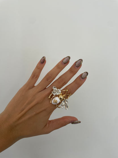 Anillo abeja blanca
