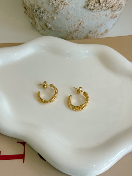 Arete Coqueta Chica Dorada