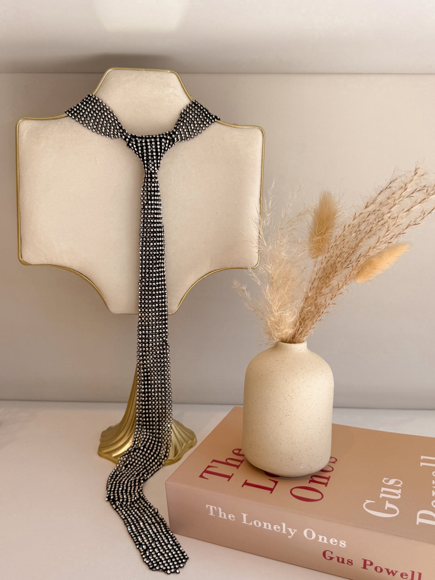 Collar Corbatín Gaga Oscuro