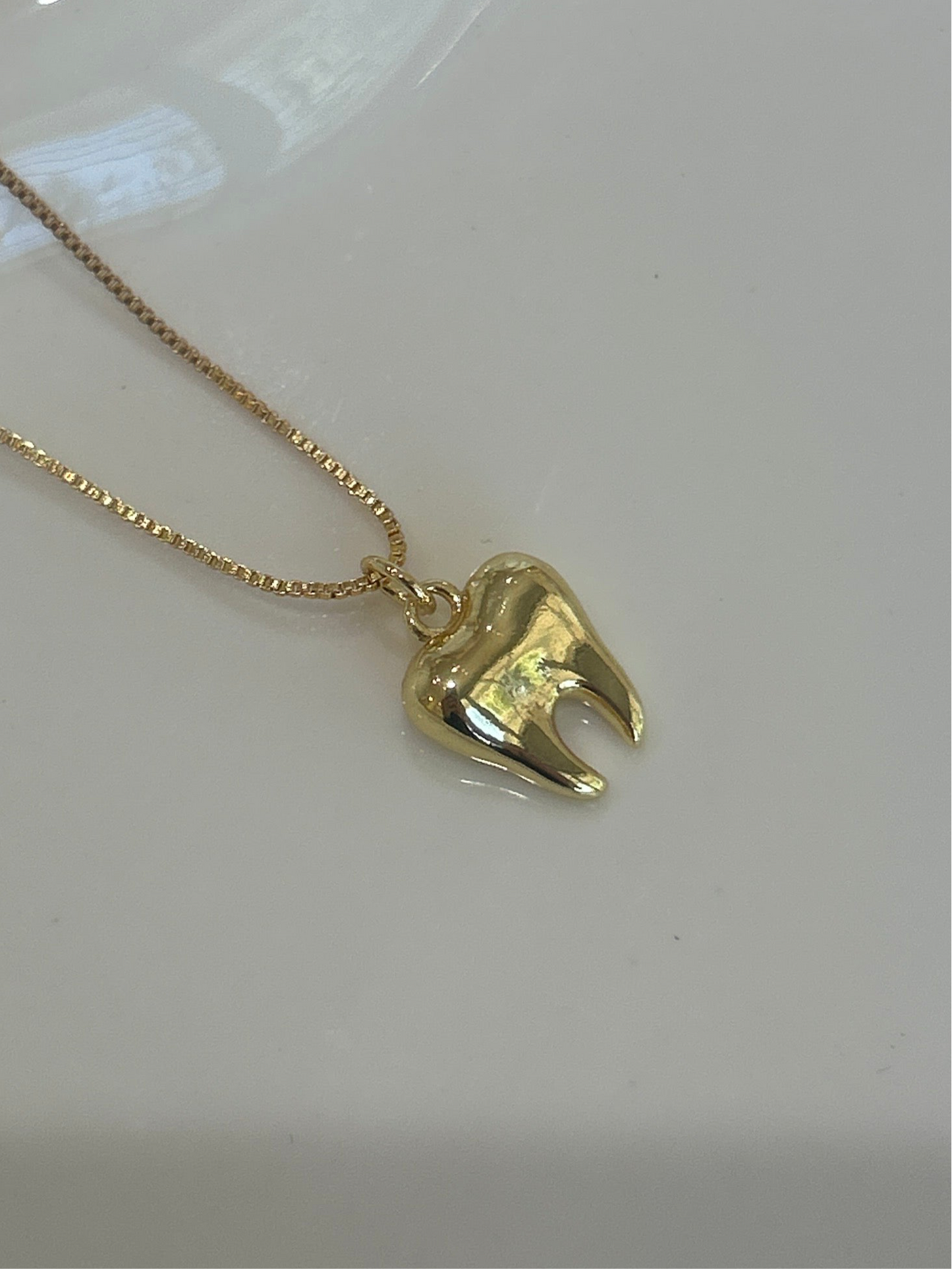 Collar Diente Dorado