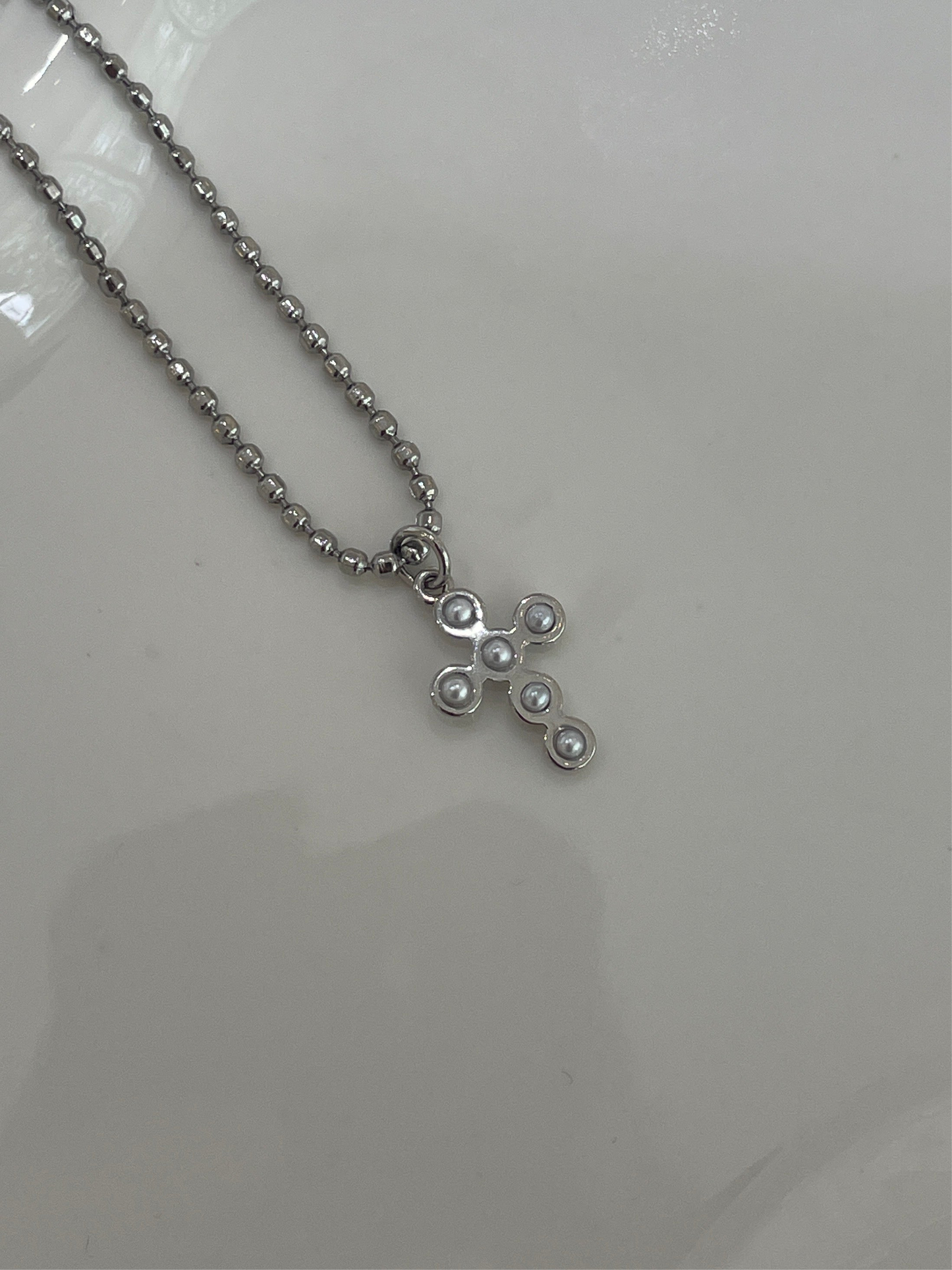 Collar Cruz Perla Petite