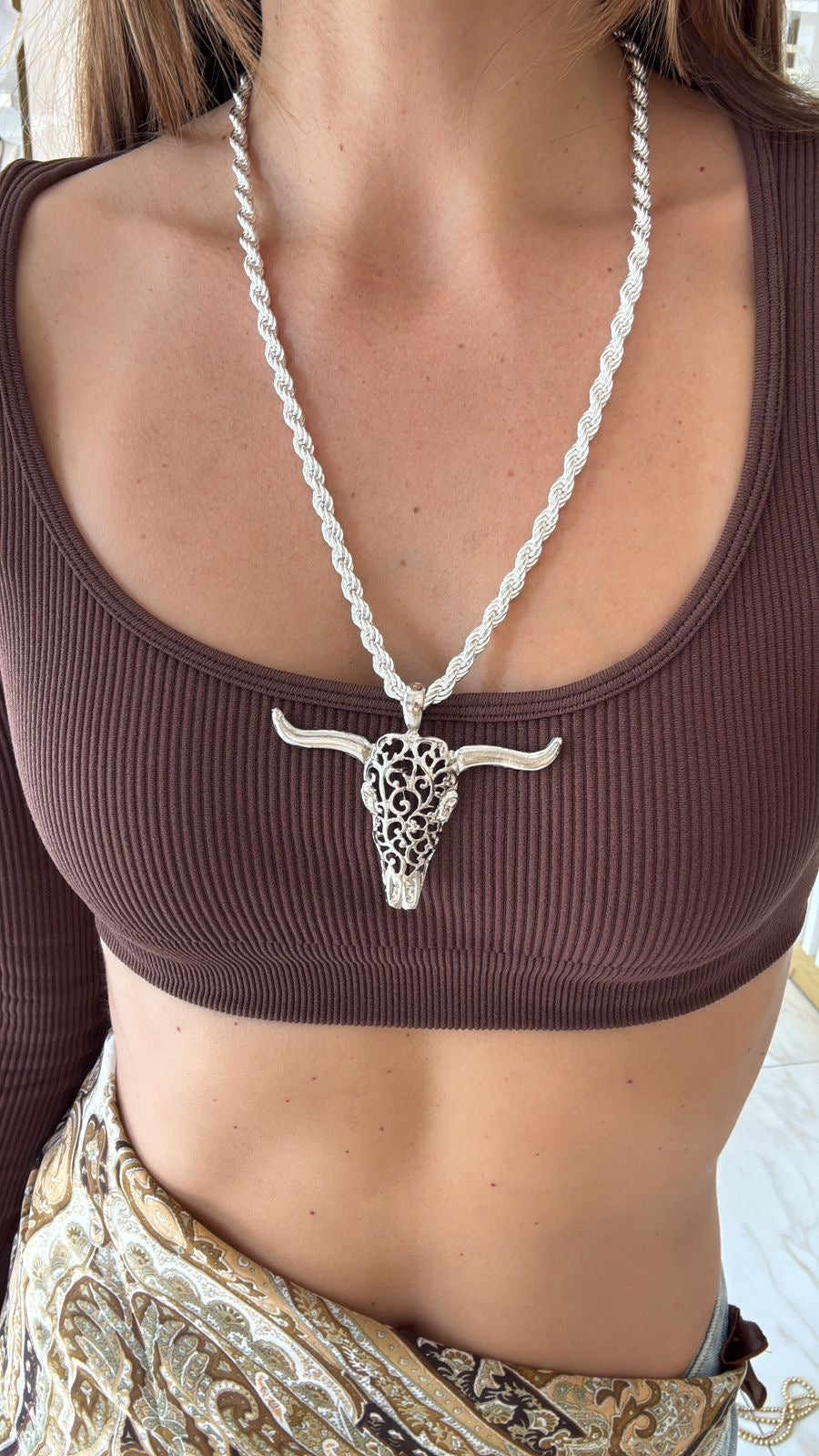 Collar Dakota toro plata
