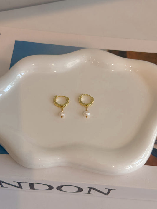 Aretes Huggie Michelle Perla