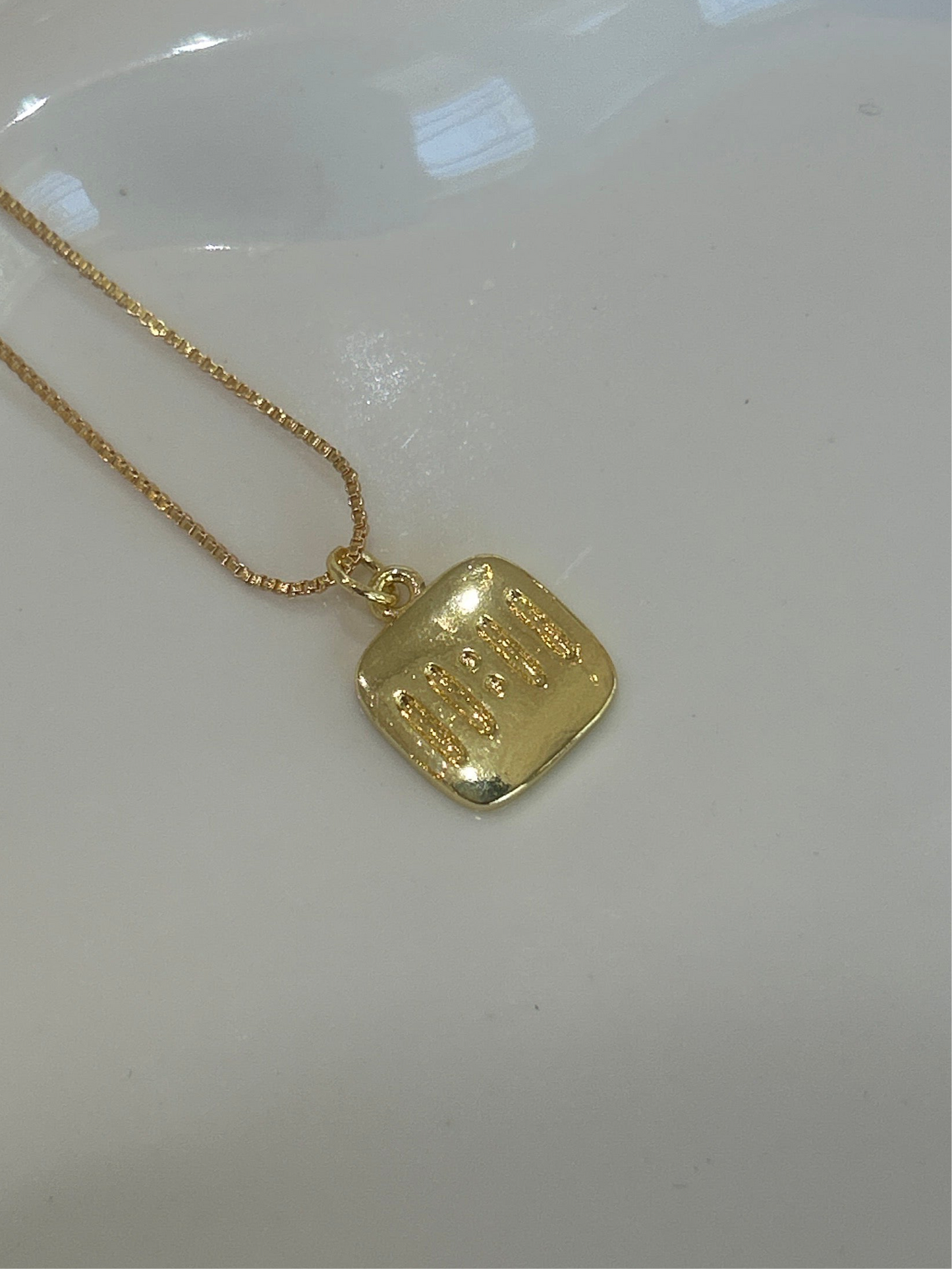 Collar 11:11 Dorado