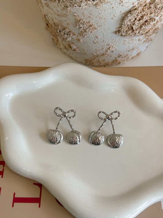 Arete Cereza Plateada