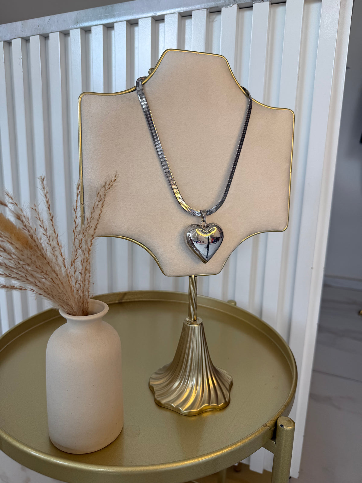 Collar Evi